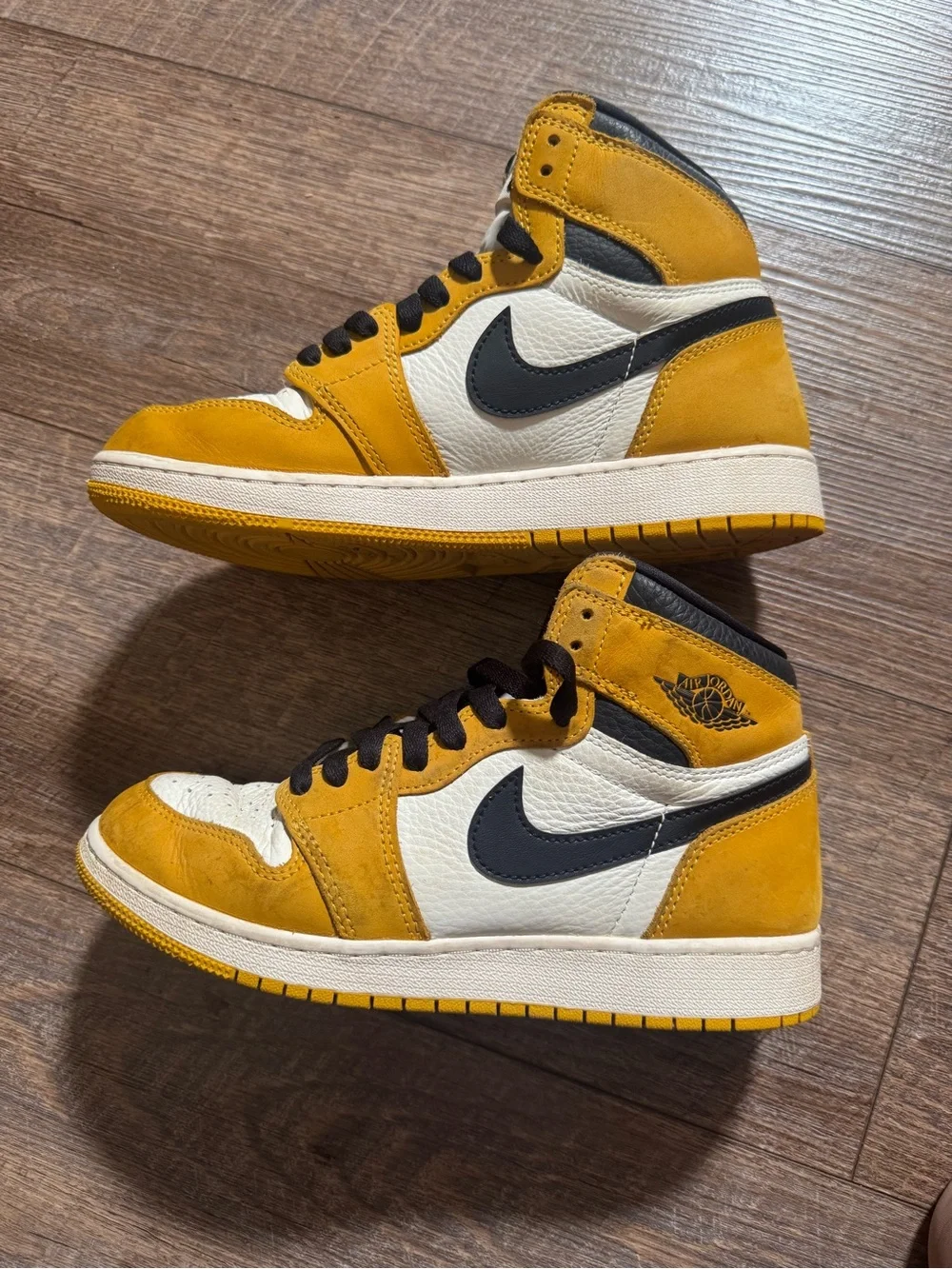 Nike Kids High-Top Sneakers in Yellow, Black & White, 5.5 youth